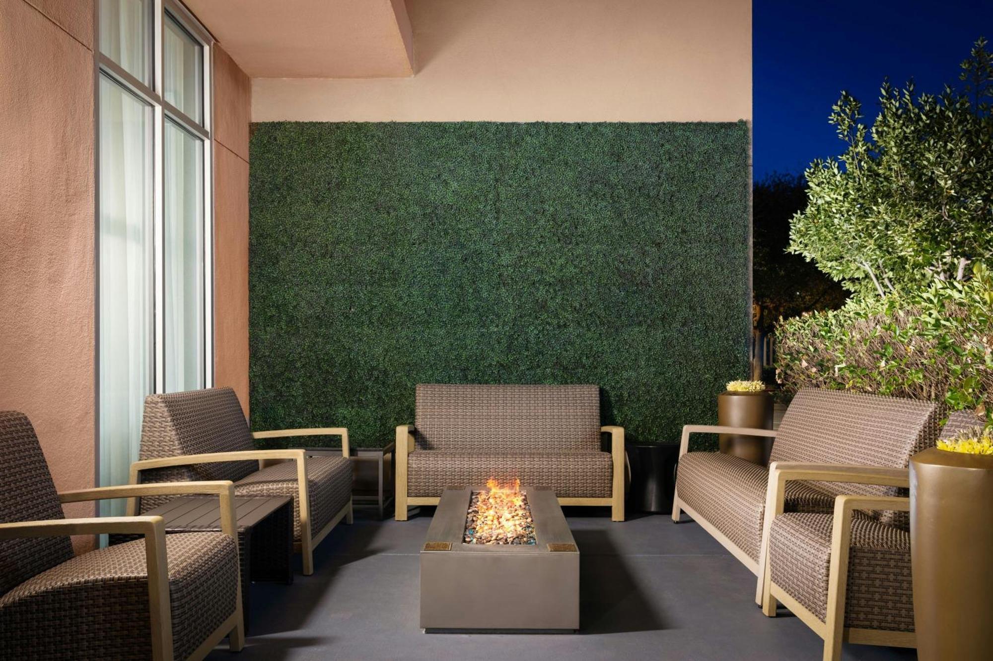 Courtyard By Marriott Sunnyvale Silicon Valley Exterior foto